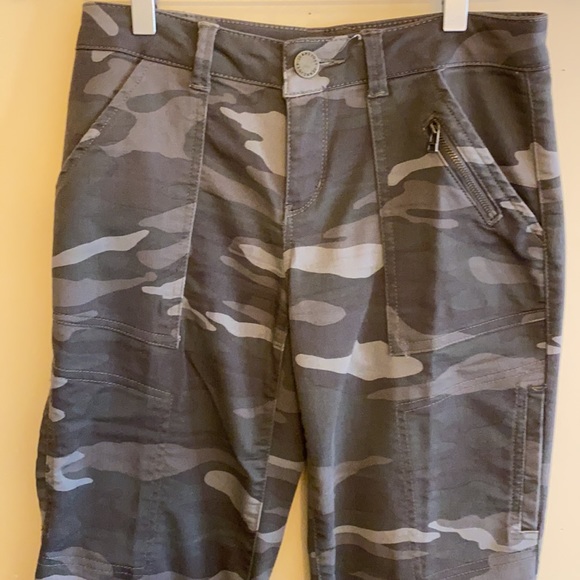 Cargo Jeans - Picture 2 of 8